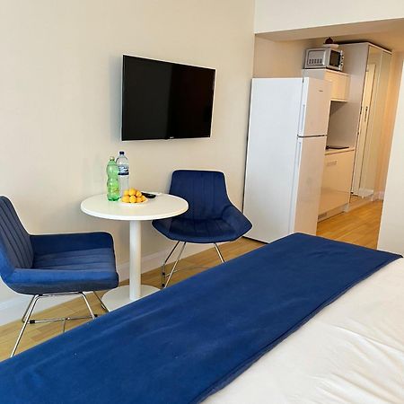 Black Sea Coast Apartment バトゥーミ エクステリア 写真